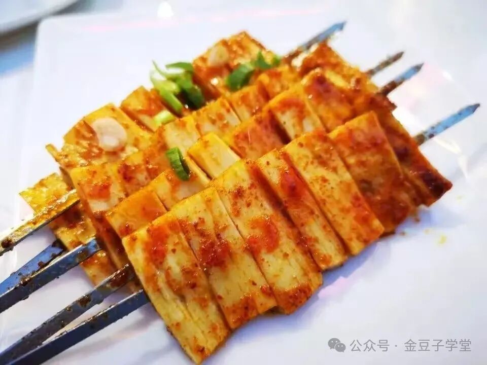 23岁小伙,从没接触过互联网,卖烧烤资料4年赚了2800w